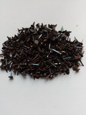 CLOUS DE TAPISSIER (SEMENCE)