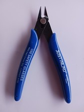 Petite pince coupante