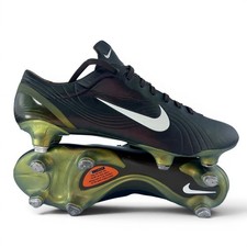 Crampons de football noirs