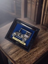 Ancien véhicule miniature