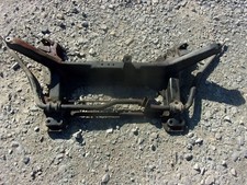 BERCEAU MOTEUR AV PEUGEOT 205