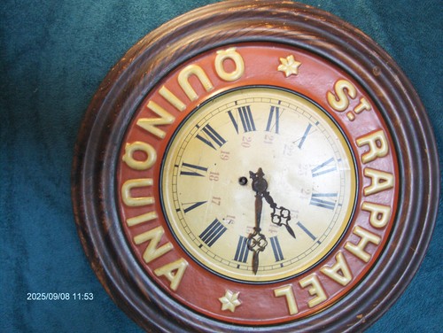 Horloge métal repoussé saint - horloge,