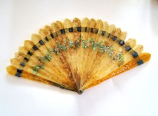 Eventail ancien entièrement