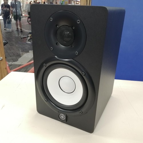 Yamaha hs5 powered studio - yamaha,