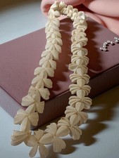 Ancien collier vintage en gros coquillages, bijou rétro original pour collection