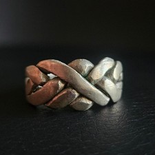 Bague artisanale travail de poilu fils torsadés applatis martelé inoxydable