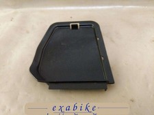 element plastique gauche pour