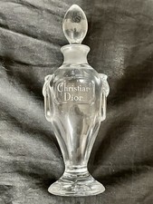 FLACON A PARFUM DÏOR EN CRISTAL DE BACCARAT   SIGNE