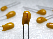 4x 22uF 20V 10% Condensateur