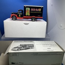 1955 Diamond-T Straight Truck “Rock-Ola” – Eastwood 1/25 