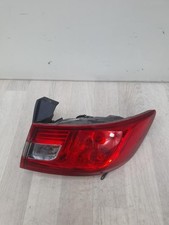 Feu arriere principal droit