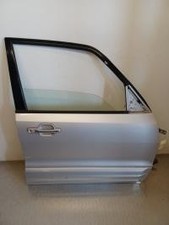 Porte avant droit MITSUBISHI PAJERO 3 PHASE 1 3.2 DID - 16V TURBO 4X4/R:90383590