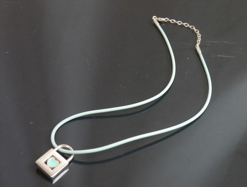 Authentique collier cadenas