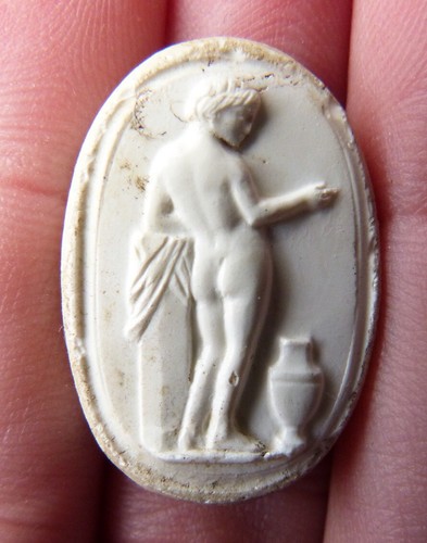 Petit camée porcelaine 18e - petit,