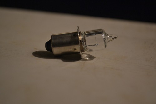 Ampoule ancienne 8v - ,