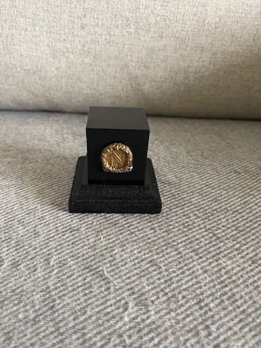 Socle noir brillant avec - socle,