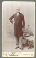 PHOTO NUMA BLANC FILS. Portrait d'homme. Tirage albuminé sur carton studio 19e