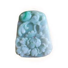   jade Émeraude chine  Ancien Amulette Finement Sculpté d'une Pivoine 