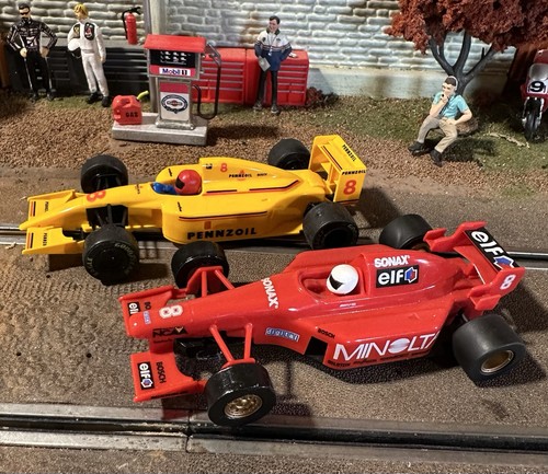 Slot cars pair of - 1/32,