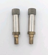 Paire de vis de réglage de