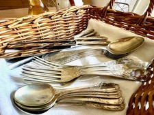 Ménagère ancienne en  metal