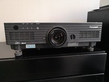 vidéoprojecteur Panasonic PT-5700U tbe 1080p projector vgc