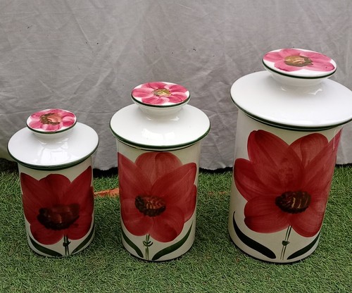 Anciens tres grands - tres, pots