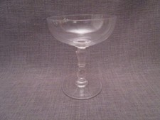 Coupe a champagne ancienne en cristal