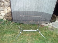 TABLE OVALE VERRE FUME ET