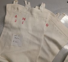 Bas anciens tricotés, lettres brodées main N°7