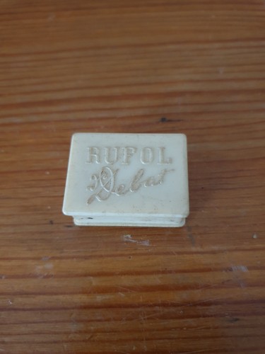 Ancienne boite plastique de - ancienne, en