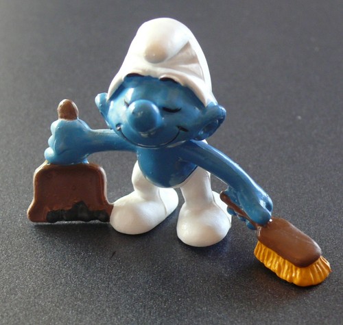 Figurine schtroumpf avec pelle - figurine,