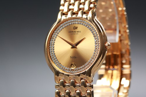 Presque comme neuve montre - *presque,