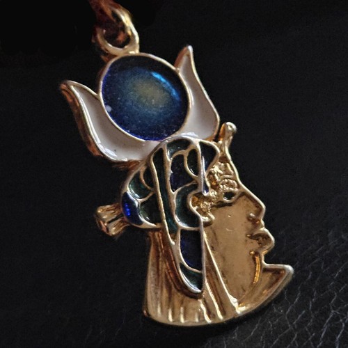 Pendentif émaillé divinité
