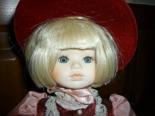 Poupee ancienne annee 1992 - poupee,