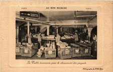 CPA AK PARIS 7e Au Bon Marché La Table Tournante (607253)
