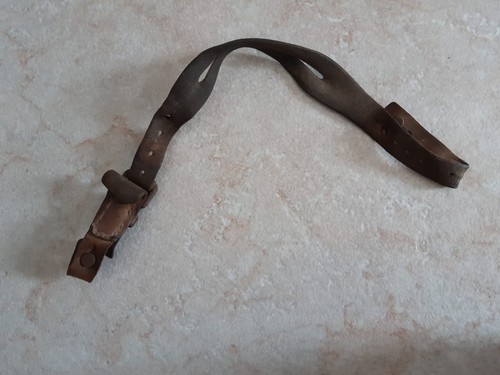 Ancienne jugulaire casque - de,
