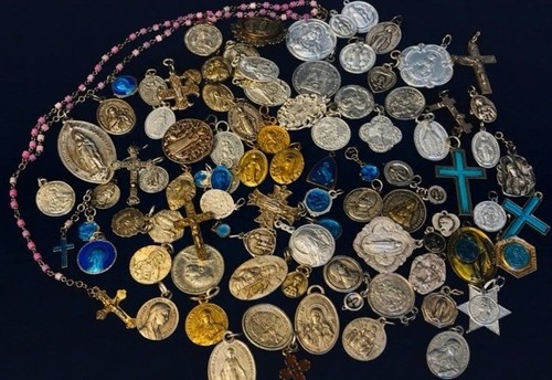 Lot médailles religieuses - +80,