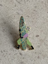 Pin’s Tiga Surf ++