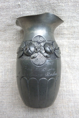 Petit vase étain - en, d'art