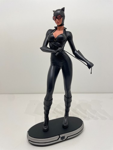 Catwoman comics cover girls - dc,