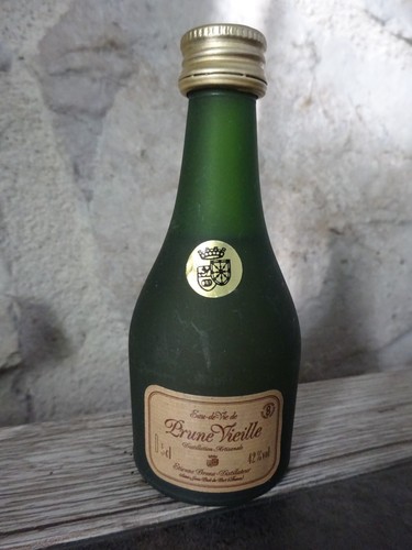 Mignonnette bouteille eau - bouteille, de