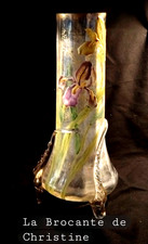 LEGRAS  Vase tripode à corps balustre côtelé à décor émaillé d'Iris 28,5cm