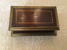 Ancienne boîte à timbres en