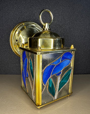 Lampe murale en verre vitrail et laiton doré applique vintage élégante 