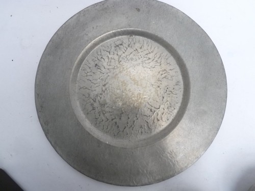 Plat présentoir pour assiette