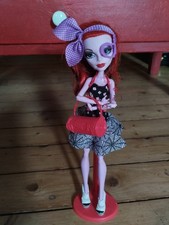 Operetta Dance Class Monster