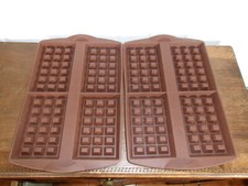TUPPERWARE 2  Moules silicone marron pour 4 gauffres