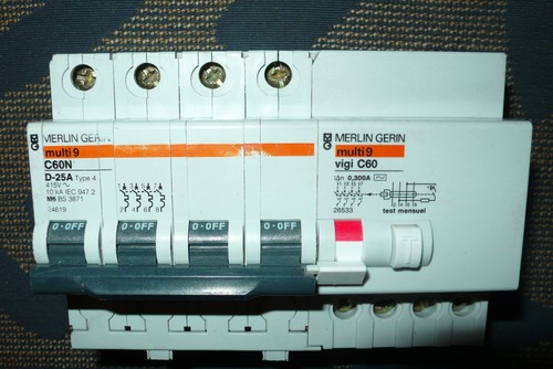Disjoncteur differentiel - disjoncteur, 4p