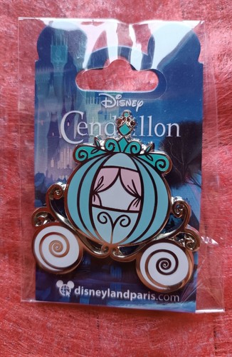 Pin broche princesse - pin’s,